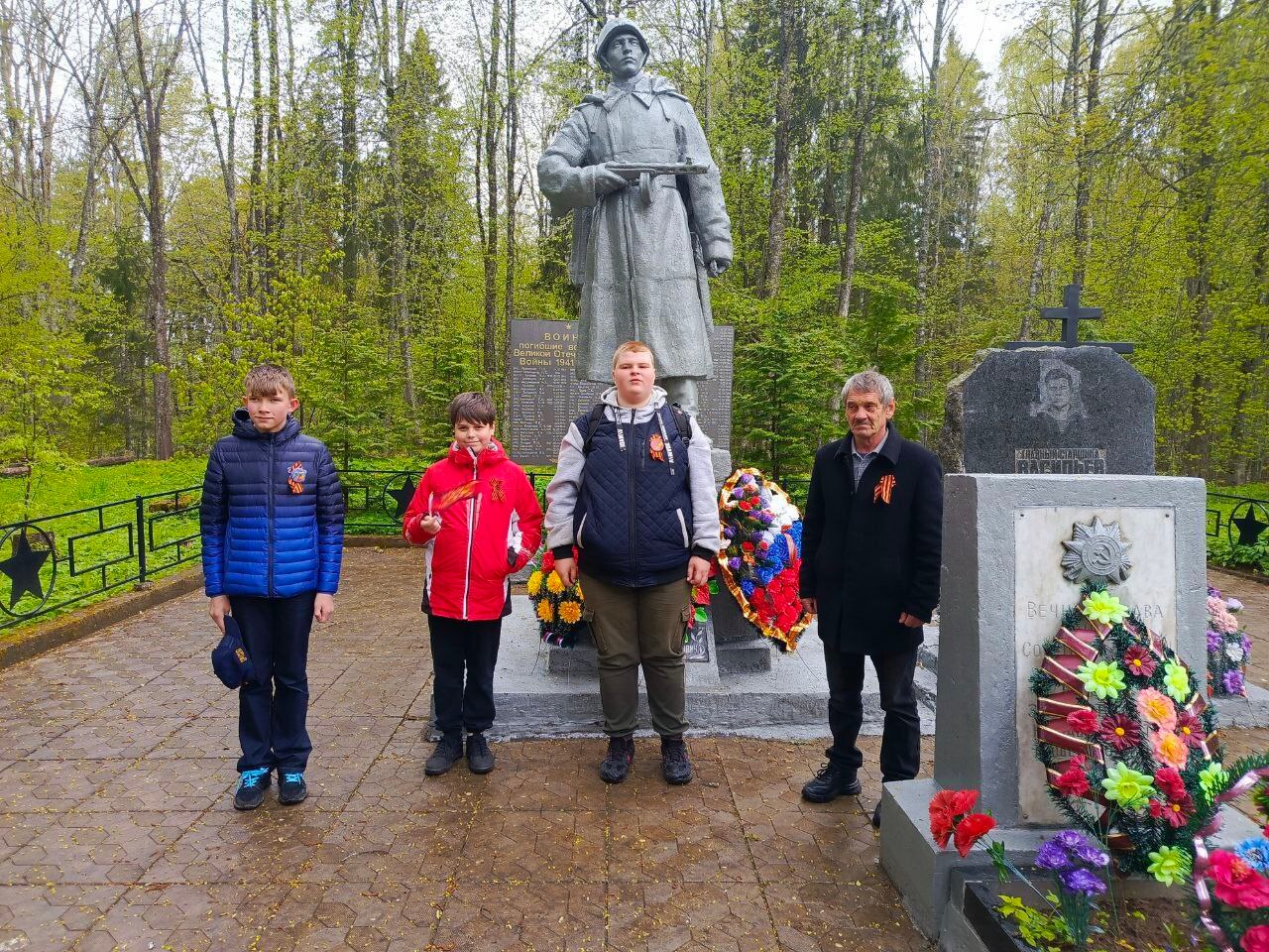 Жители и школьники деревень Глубокое, Макушино, Матюшкино провели памятные мероприятия.