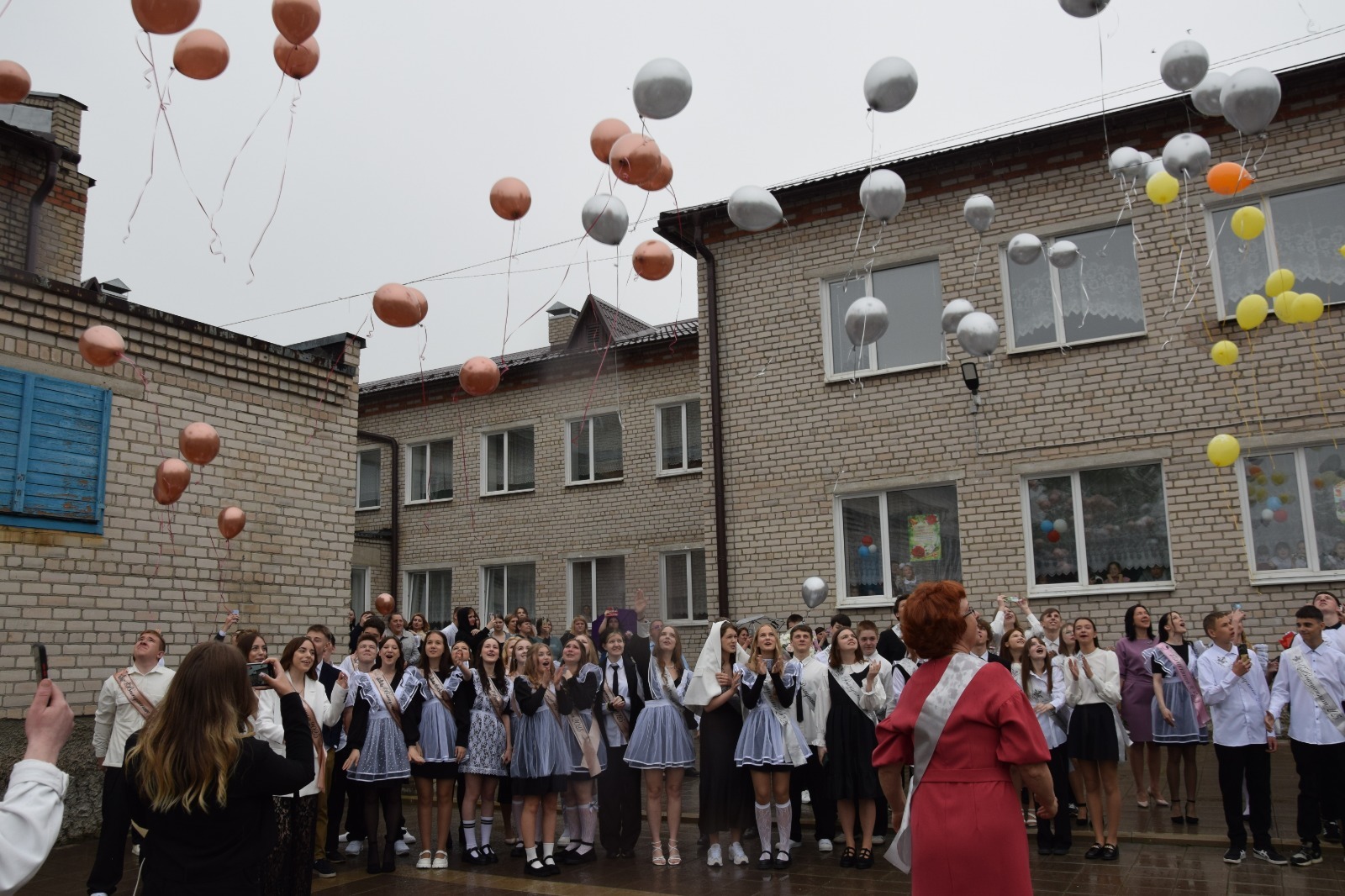 &quot;Последний звонок&quot; прошел в школах нашего округа.