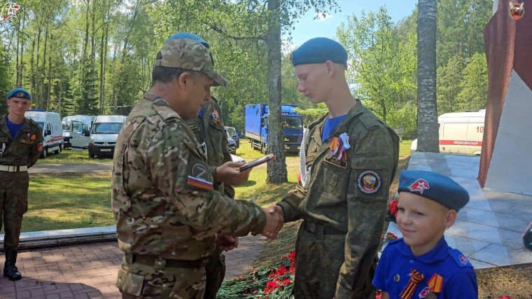 Поздравляем юнармейцев ВПК "Беркут" с получением всероссийских медалей юнармейской доблести. Поздравляем юнармейцев ВПК "Беркут" с получением всероссийских медалей юнармейской доблести.